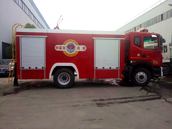 8噸 東風(fēng)D9水罐消防車(chē)