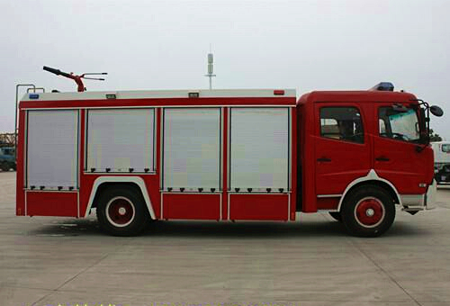 6噸天錦水罐消防車（內藏灌）