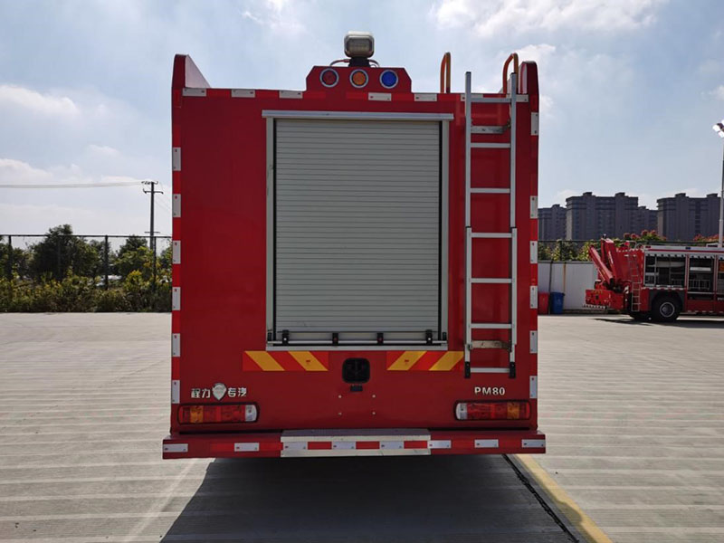 豪沃8噸水罐消防車