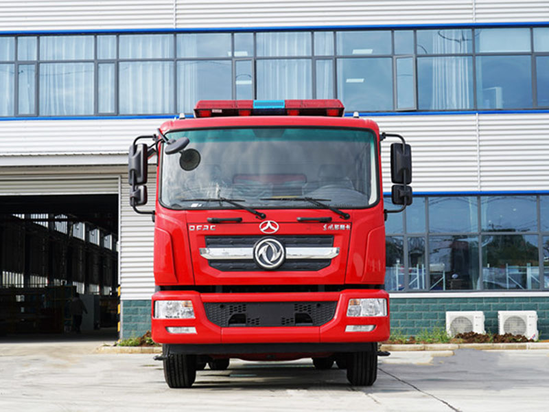 東風(fēng)D9-7噸水罐消防車（常壓泵）