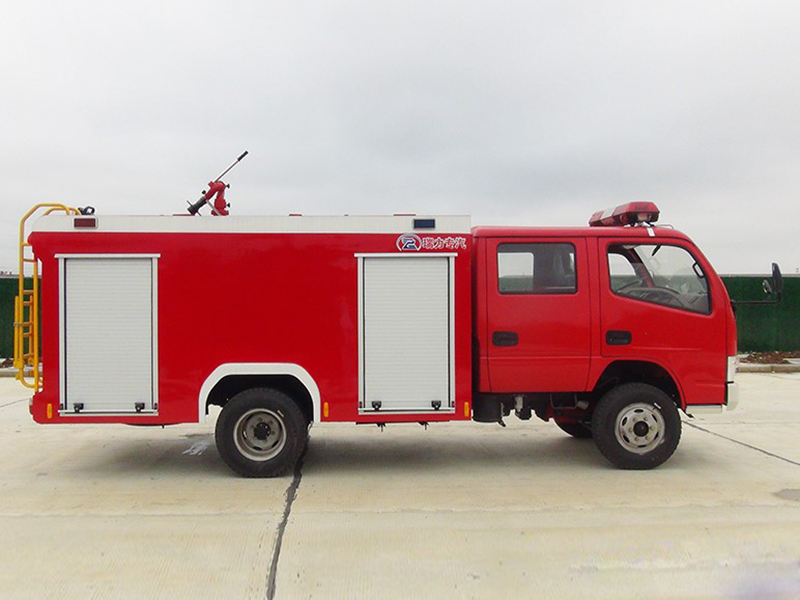 小多利卡水罐消防車(chē)