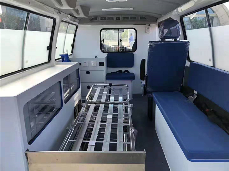 金杯海獅120救護(hù)車(chē)